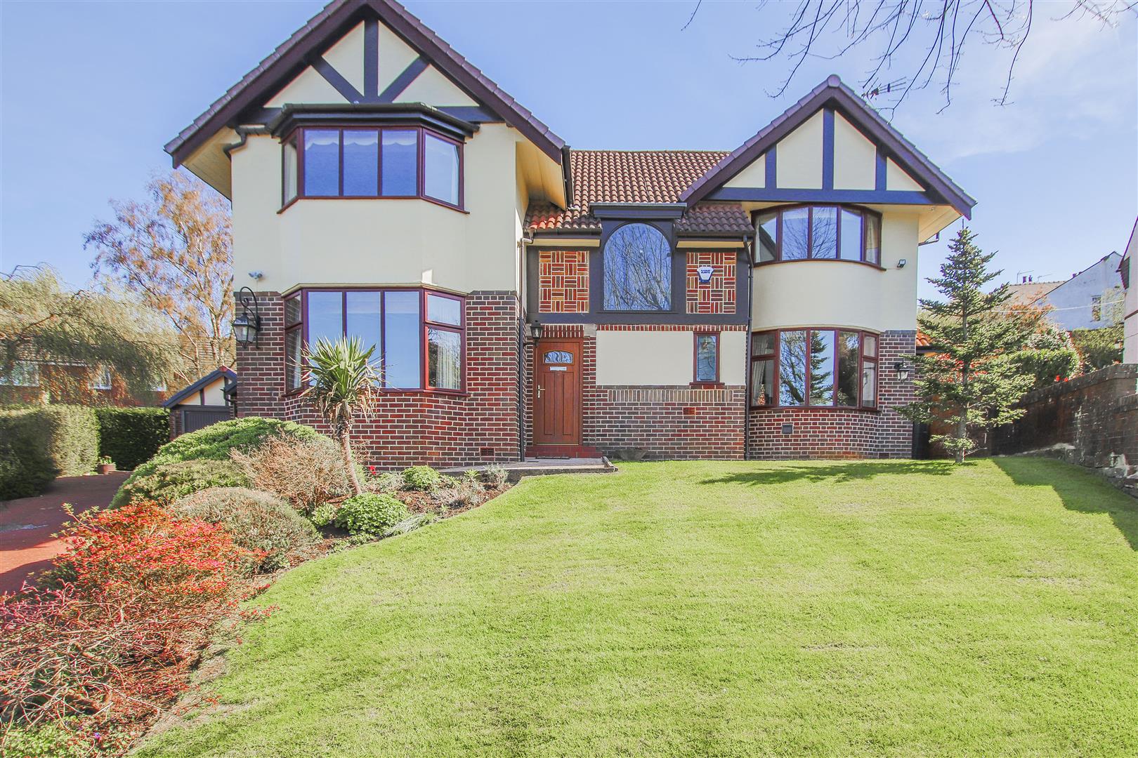 4 Bed Detached House For Sale - Main Image